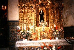 �sta una imagen de Santa Rafaela Mar�a, fundadora del colegio